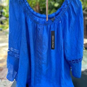 Blue blouse plus size run small can be worn with shoulder out